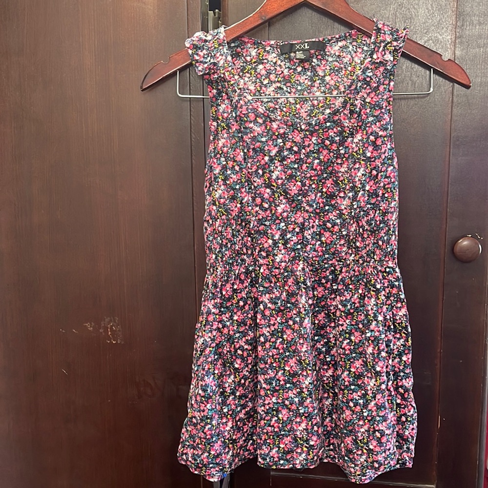 Forever 21 flower top.  Size. S